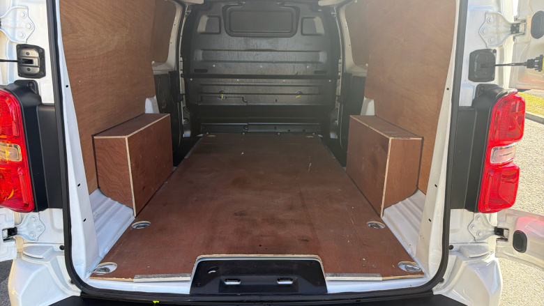 Vauxhall Vivaro L2 Diesel 2900 1.5d 100PS Sportive H1 Van